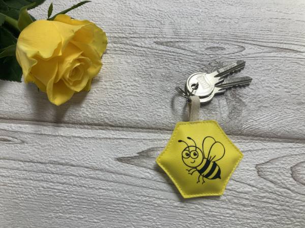 Obesek Čebelica 884